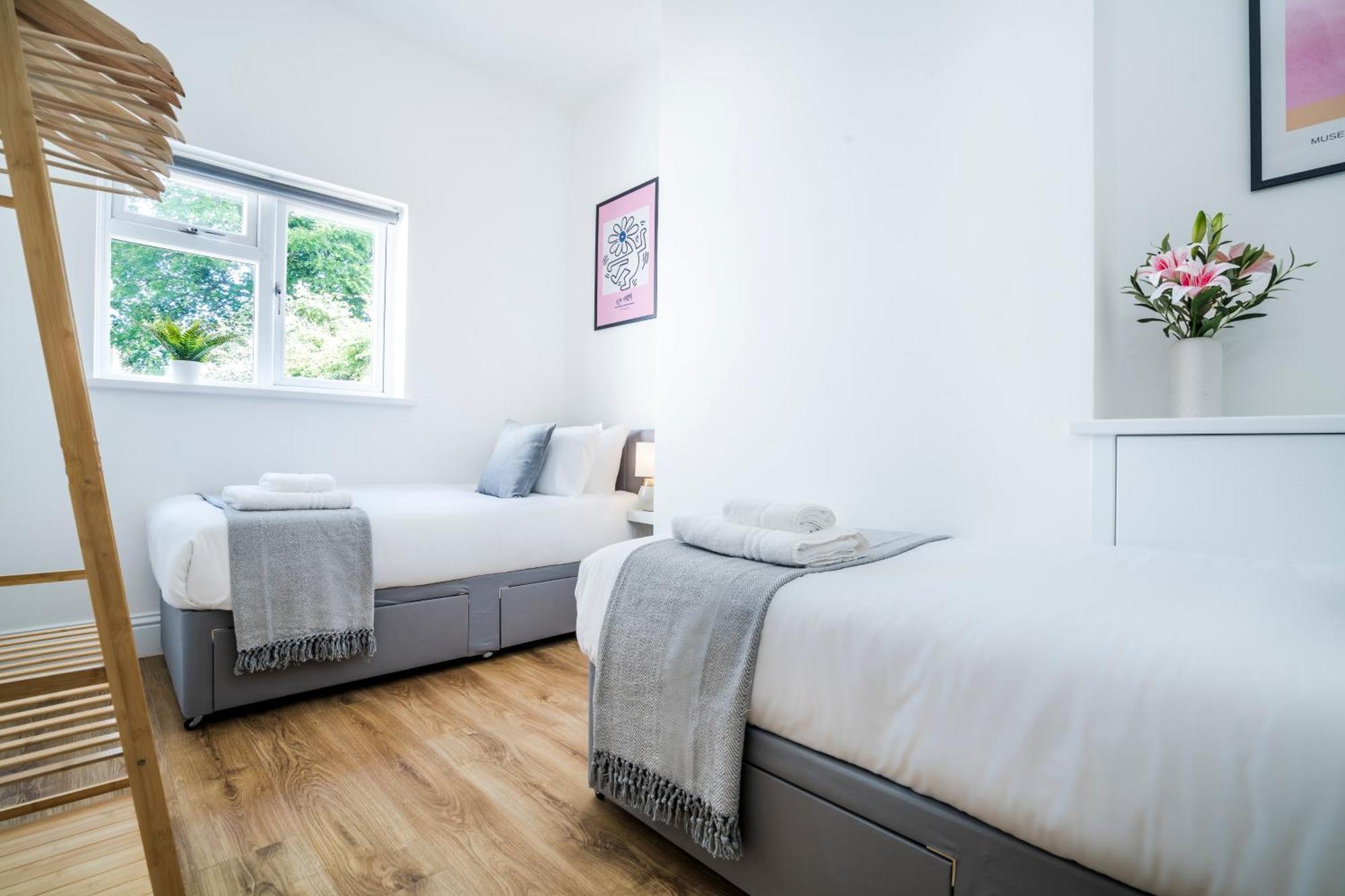 Cozy 2 Bedroom Apartment In Sutton Sutton  Exterior foto