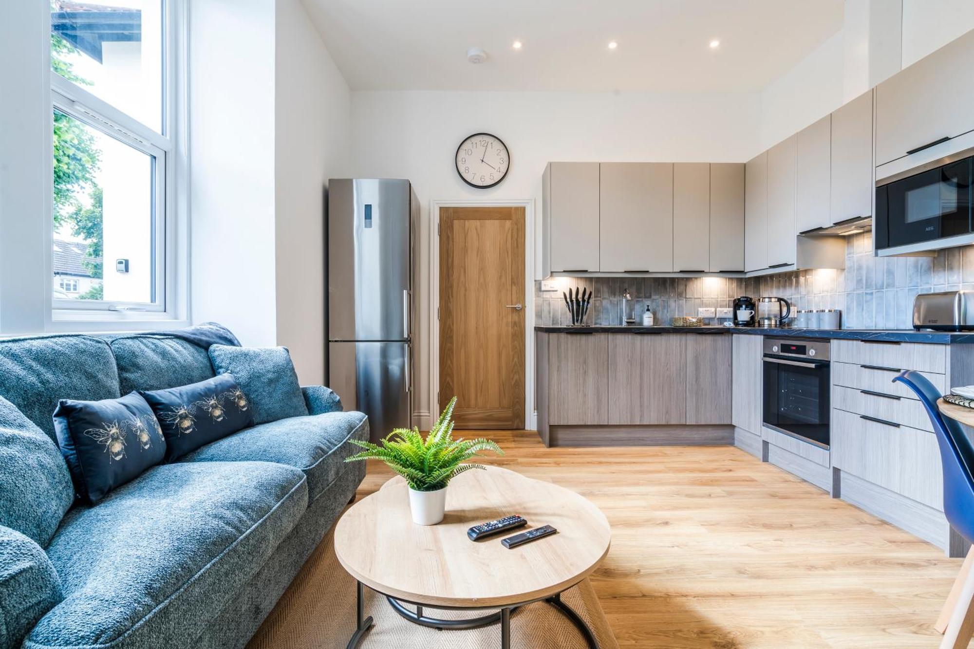 Cozy 2 Bedroom Apartment In Sutton Sutton  Exterior foto