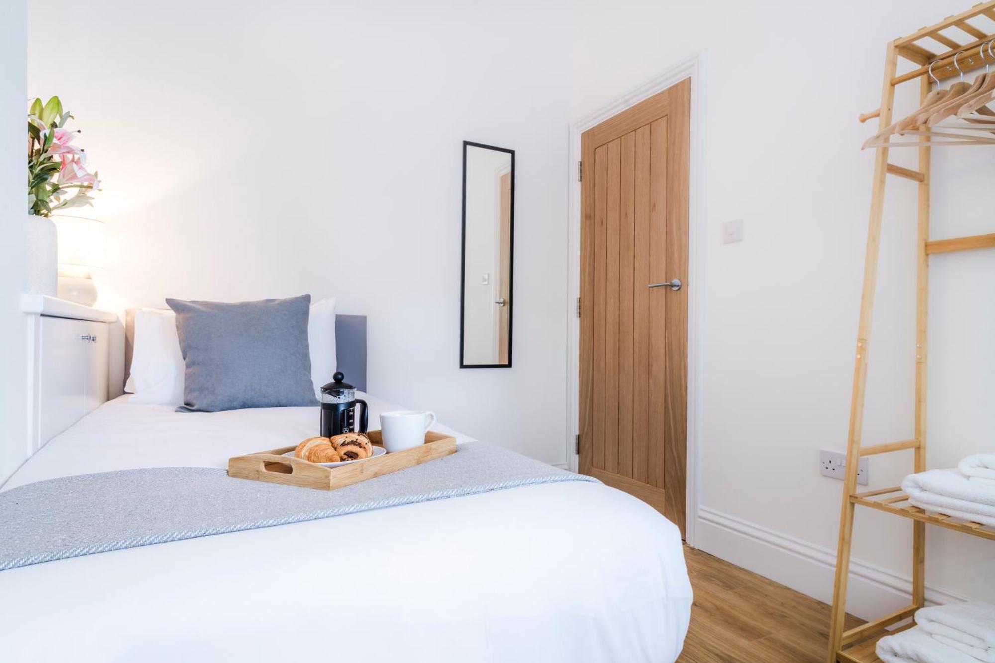 Cozy 2 Bedroom Apartment In Sutton Sutton  Exterior foto